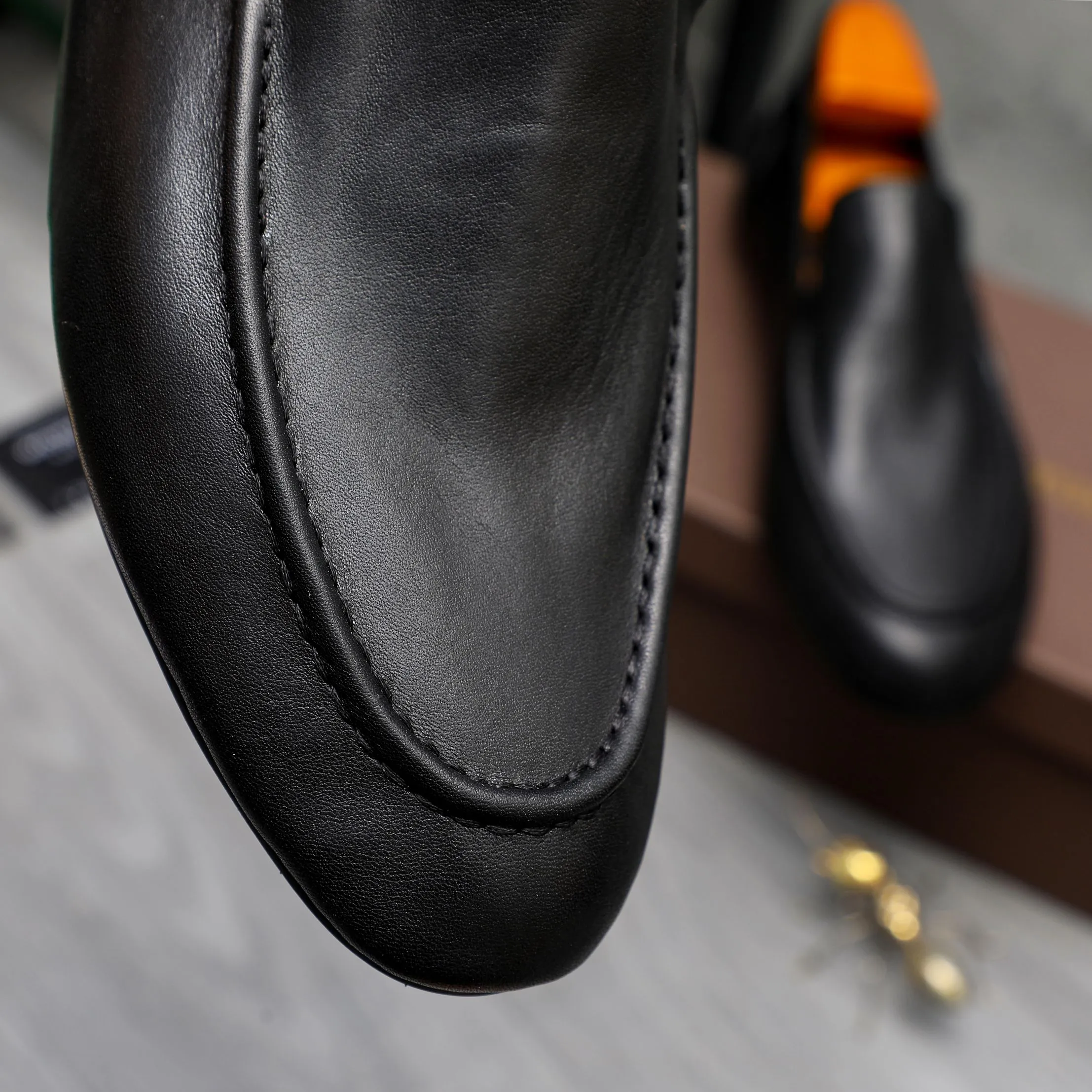 Men's shoes 💰460 Product trademark: BV "Bottega Veneta" soft leather slip-on men's shoes Regular size: 39-45 Product materials: Selected high-quality cowhide upper, cowhide lining, original outsole